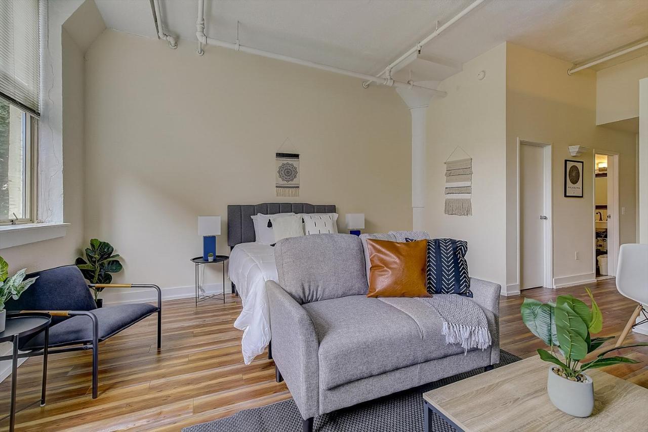 شقة Frontdesk I The Cosmopolitan Apts فيلادلفيا الغرفة الصورة