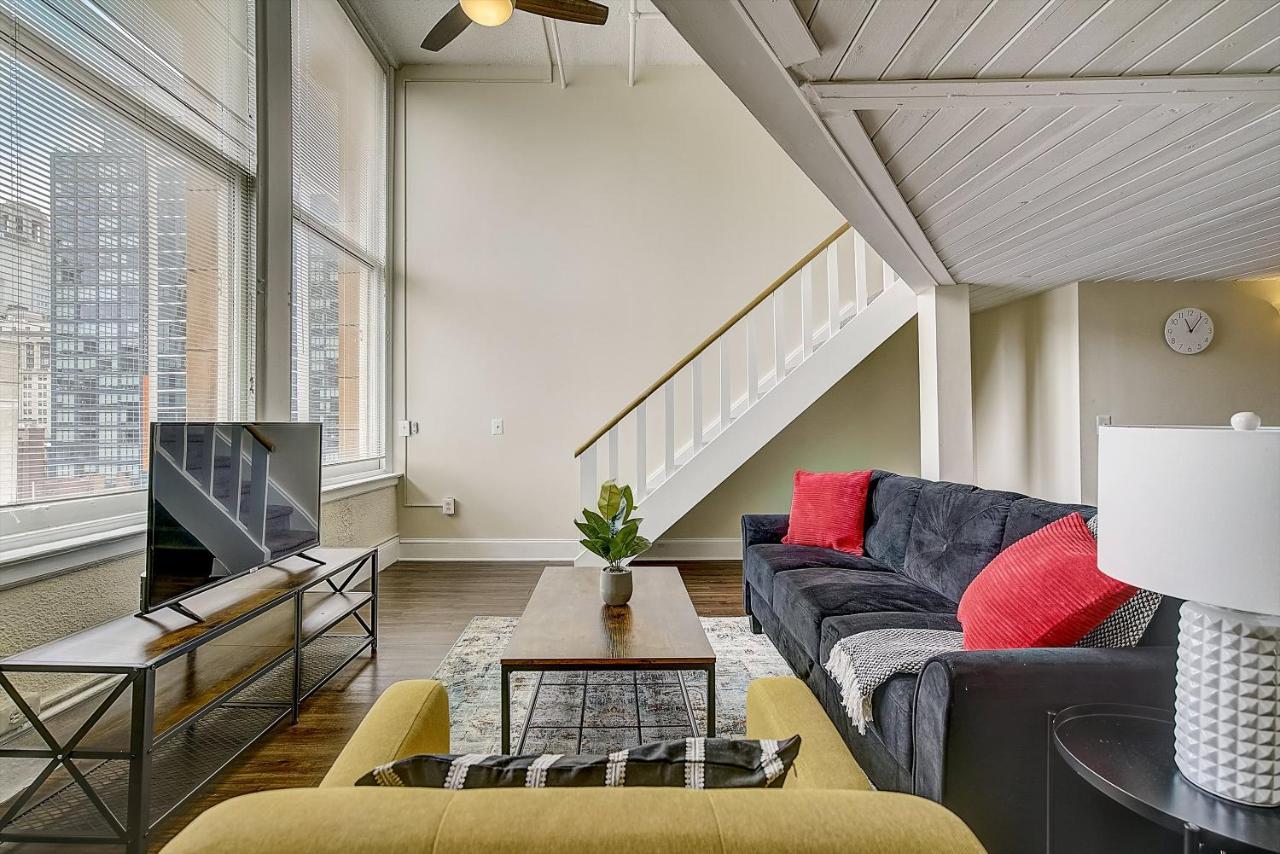 شقة Frontdesk I The Cosmopolitan Apts فيلادلفيا الغرفة الصورة