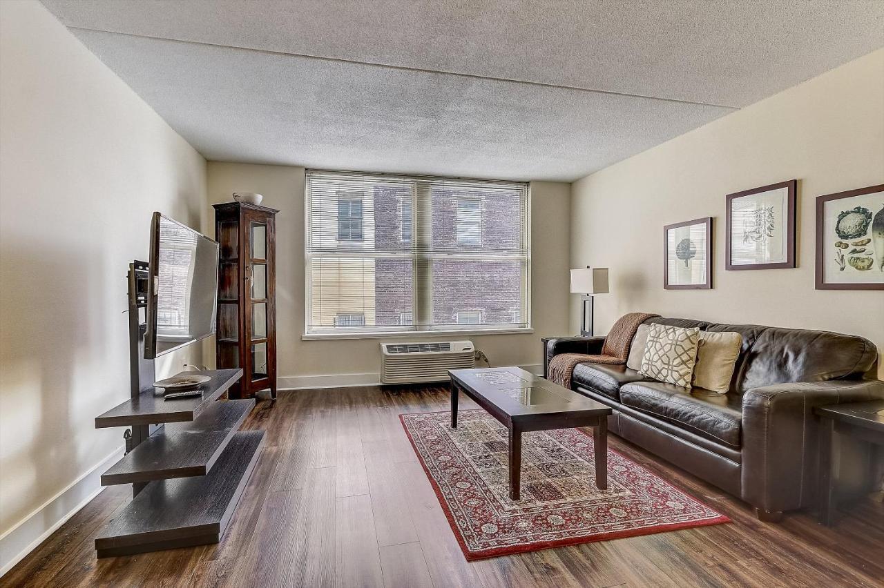 شقة Frontdesk I The Cosmopolitan Apts فيلادلفيا الغرفة الصورة