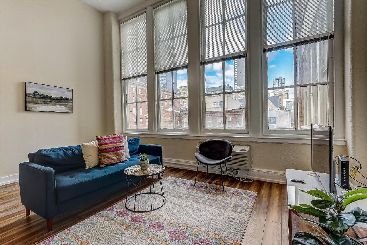 شقة Frontdesk I The Cosmopolitan Apts فيلادلفيا الغرفة الصورة